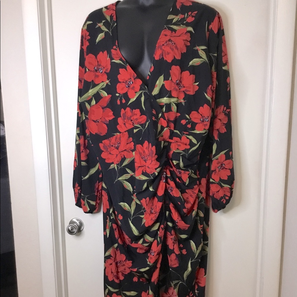 Boohoo Plus Red Floral Dress Sz 24 - Picture 2 of 12